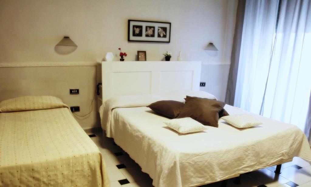 Single Room,228165245:JPEG